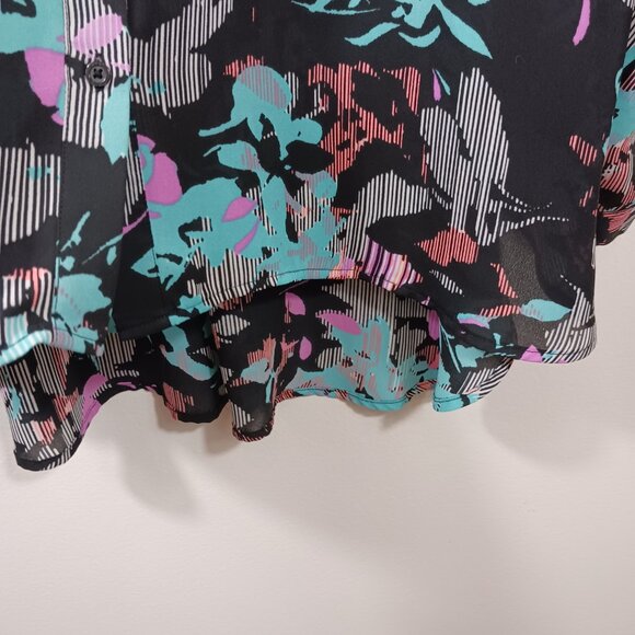 Boutique Brand, Plus Size 3X, Button Down blouse, Multi-Colored, Lovely, Light - Picture 8 of 16